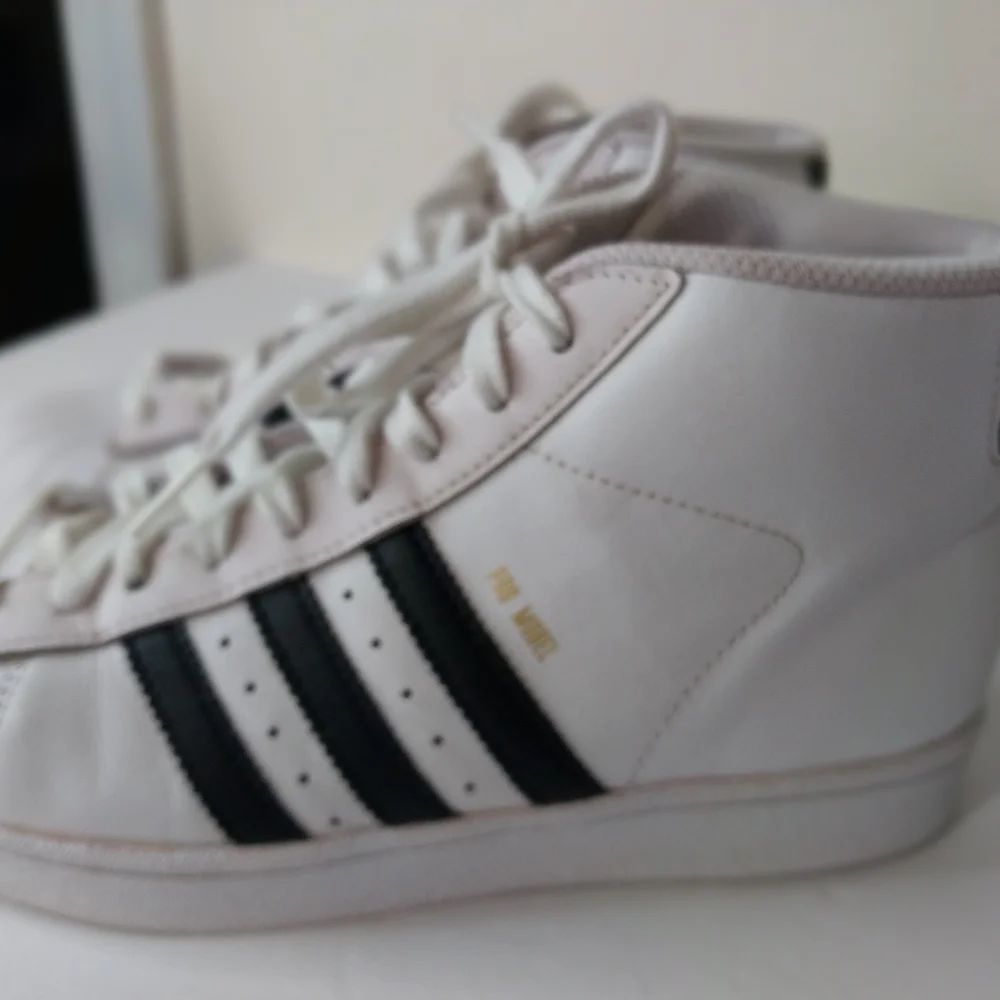 ADIDAS Pro Model Men's Size 5.5 White and Black High-Top Sneakers